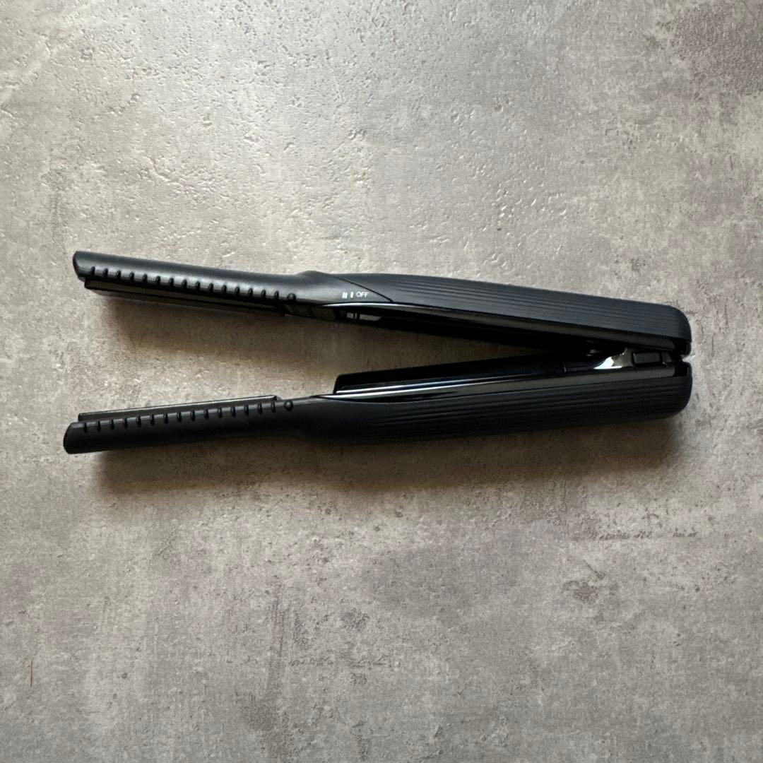 美品 リファフィンガーアイロン ST（ブラック）