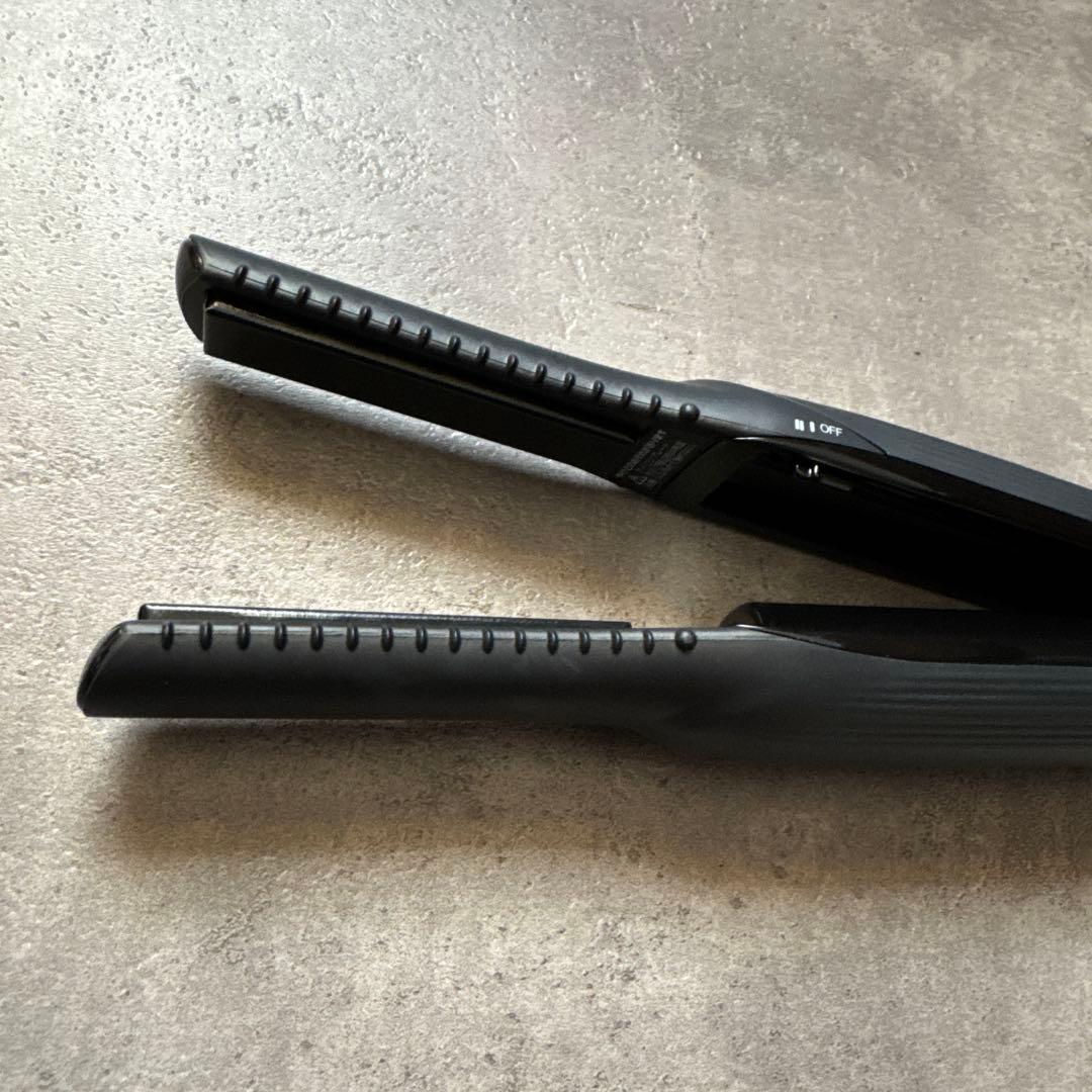 美品 リファフィンガーアイロン ST（ブラック）