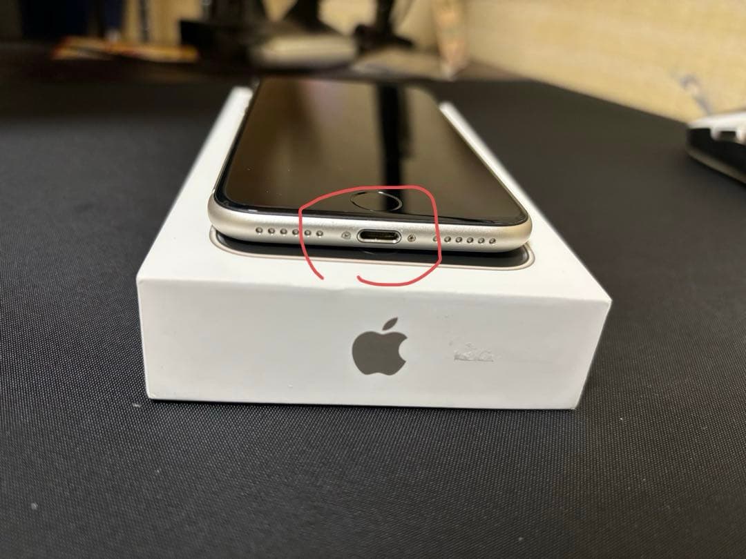 iphone se3 64GB スターライト