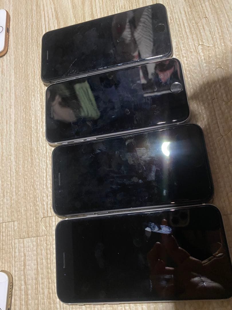 まとめ売り　apple iPhone８iphoneSE2 4台中古