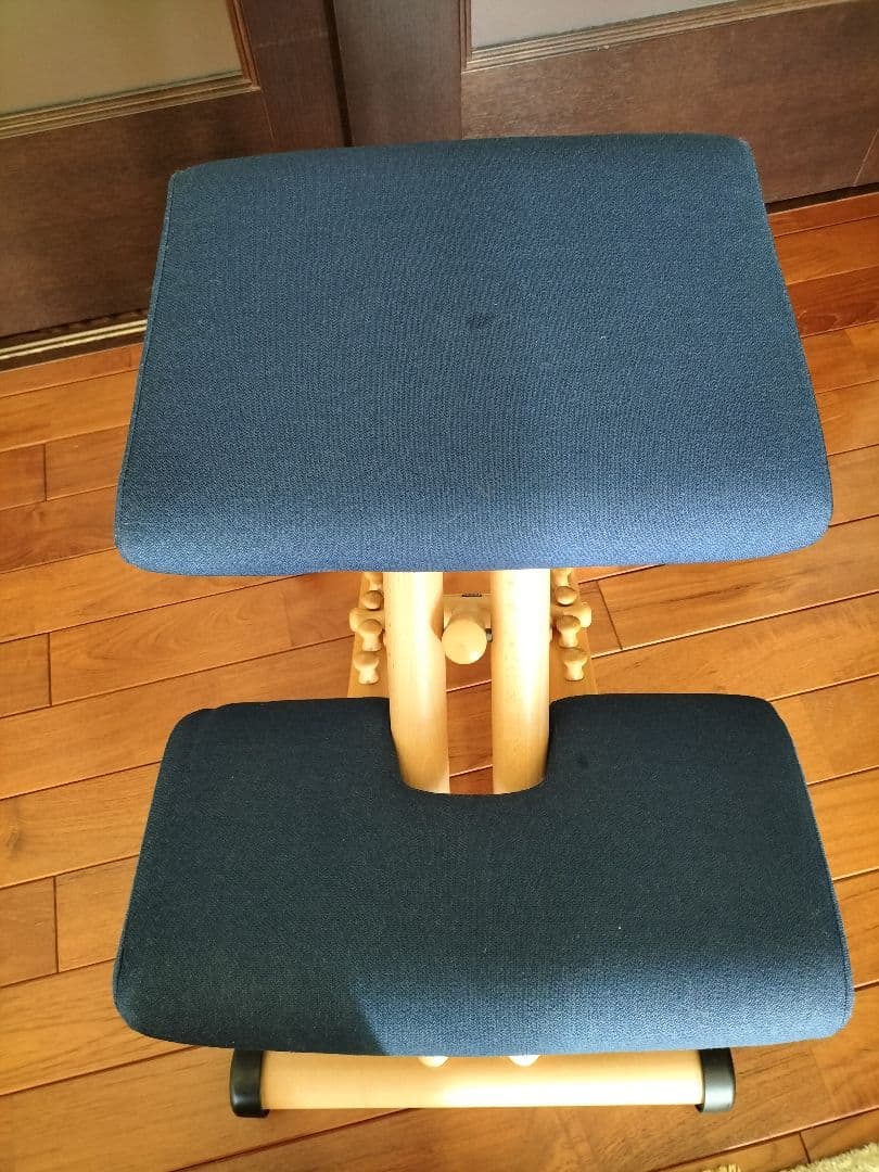 美品希少姿勢が良くなるstokke 椅子