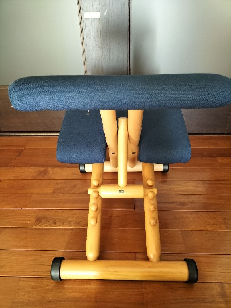 美品希少姿勢が良くなるstokke 椅子