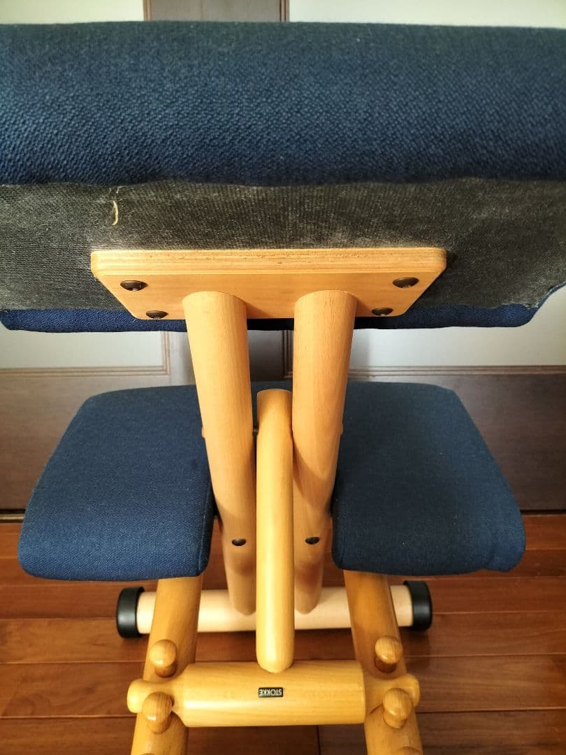 美品希少姿勢が良くなるstokke 椅子
