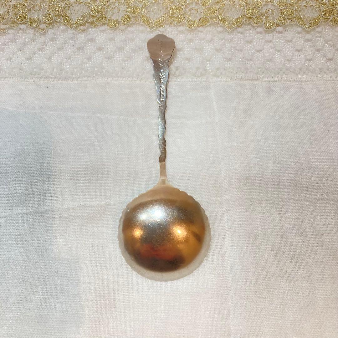 84 スターリングシルバーフローラルデザインのスプーン