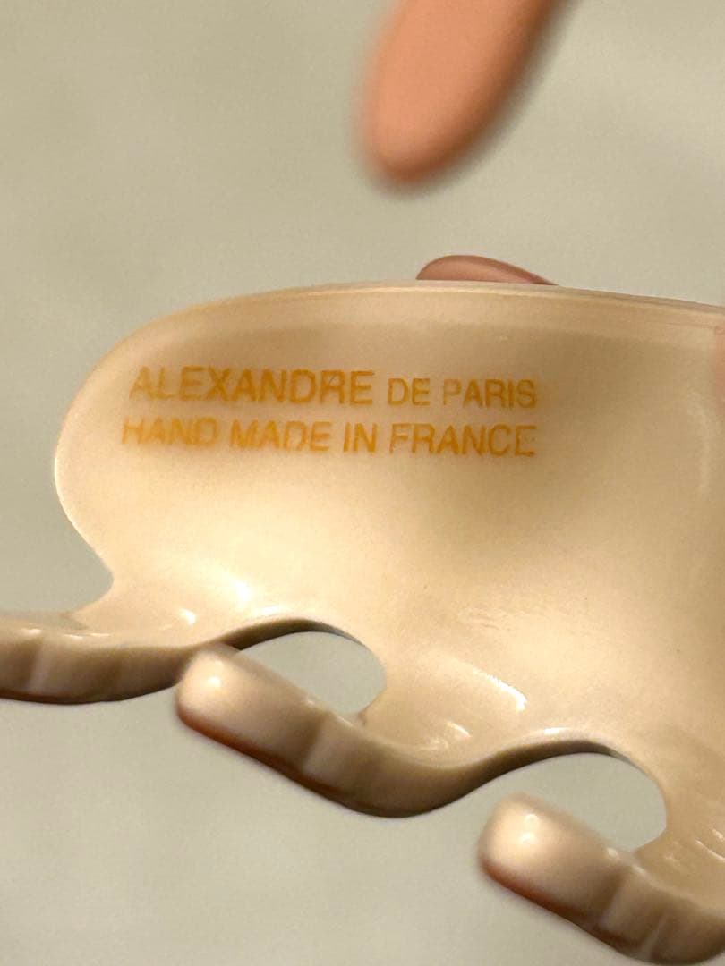 アレクサンドル✨未使用品 ピンク 蝶のヘアクリップ ✨美品