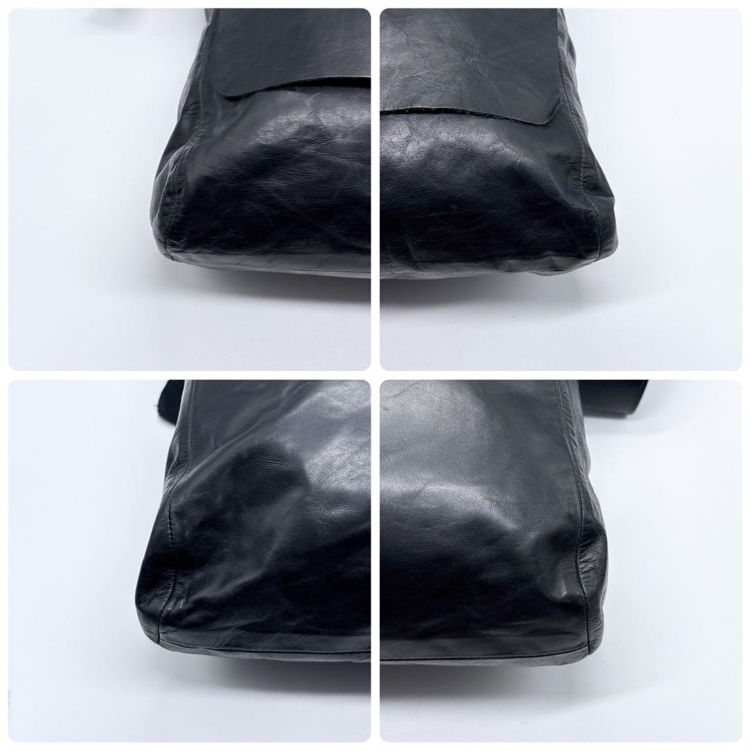 m0851 ショルダーバッグ メッセンジャーバッグ アニリンレザー　ブラック 黒