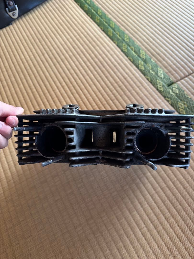 cb250tヘッドシリンダー