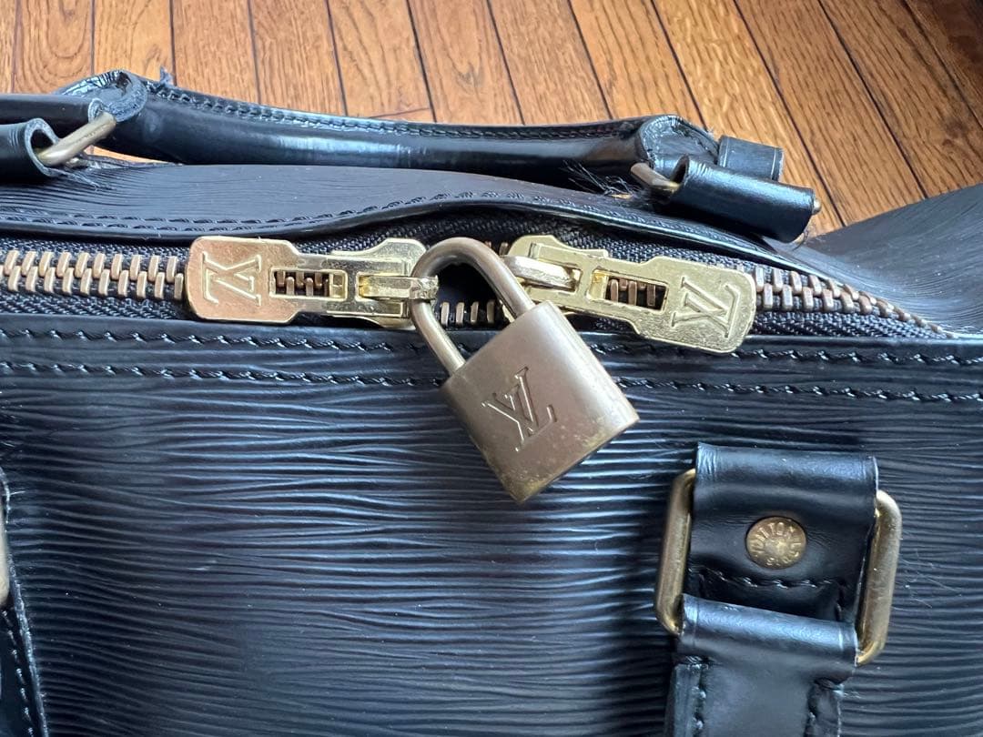 ルイヴィトン　エピ　キーポル　ボストンバッグ 黒