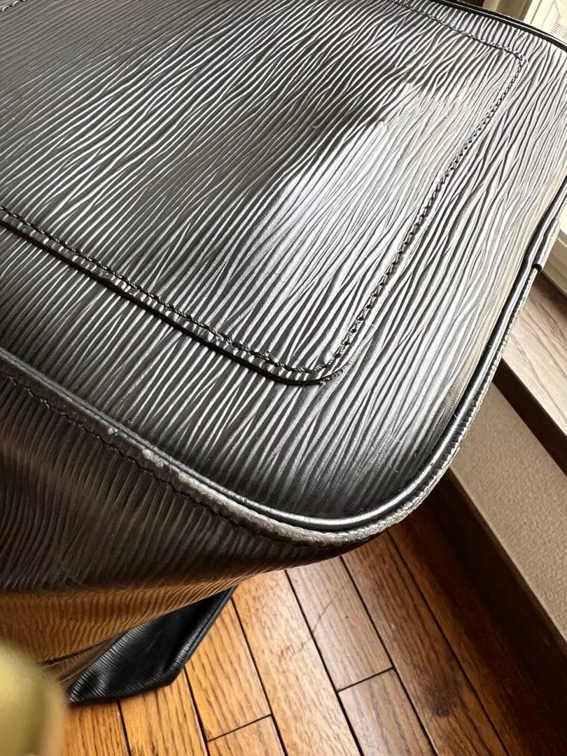 ルイヴィトン　エピ　キーポル　ボストンバッグ 黒