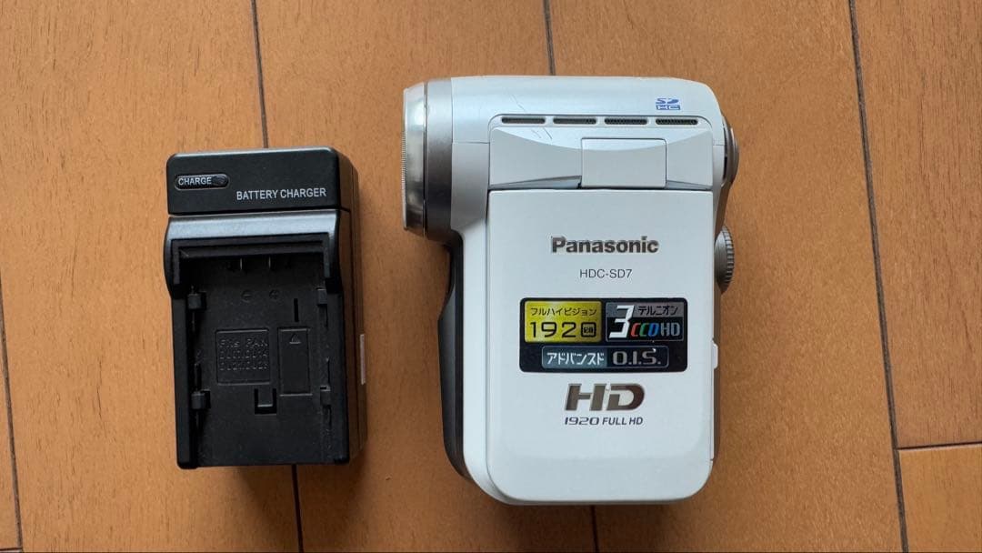 動作品パナソニック Panasonic HDC-SD7白 デジタルビデオカメラ