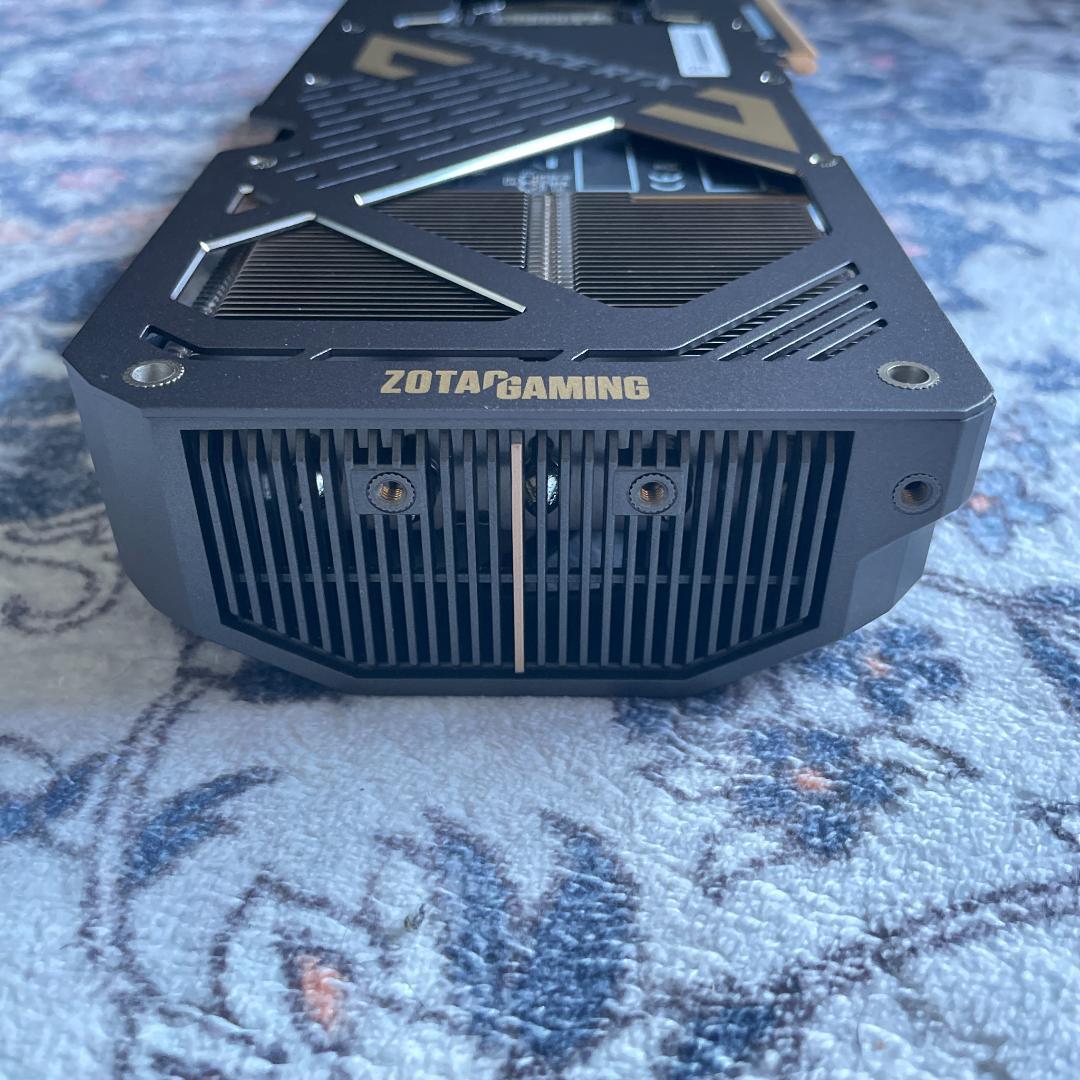 H*n様 ZOTAC GeForce RTX 5070 Ti SOLID SFF