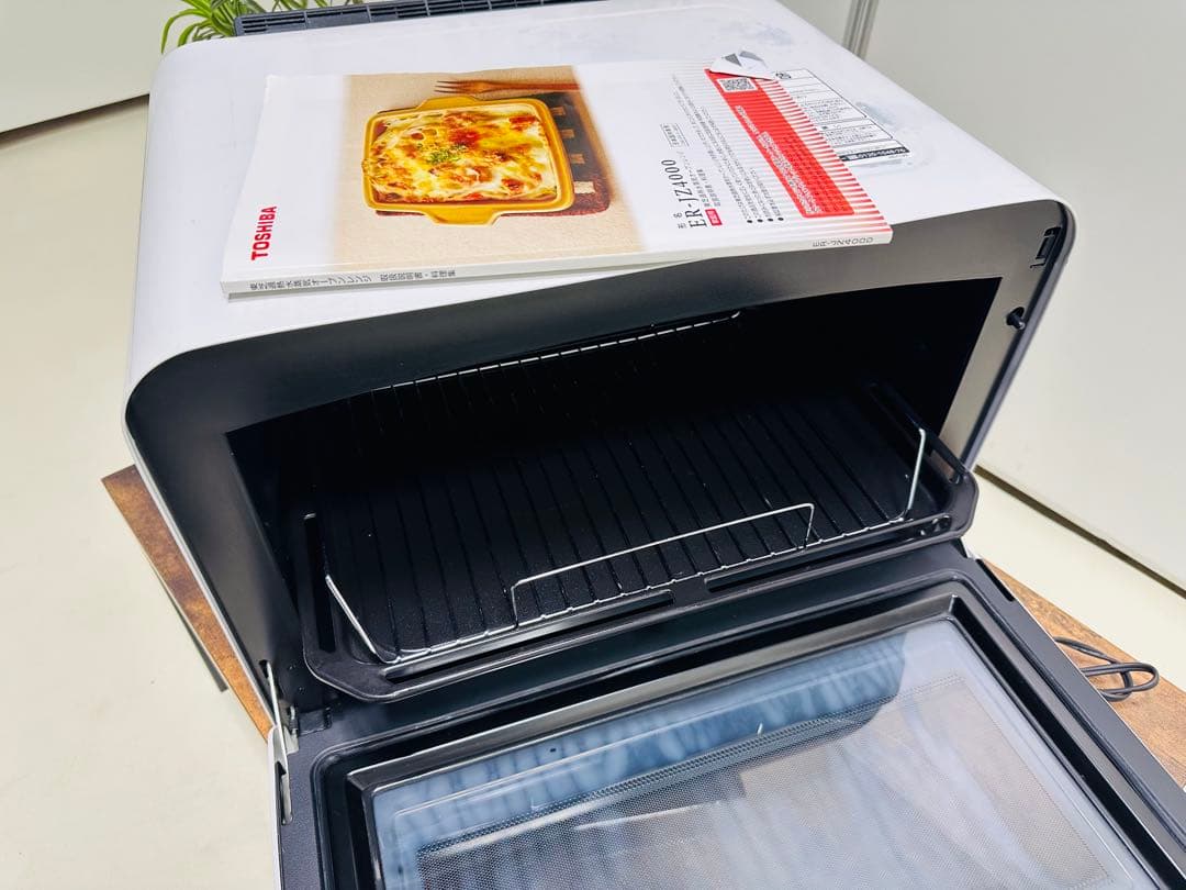 ホワイトオーブンレンジ デジタル表示TOSHIBA 石窯ドーム30L