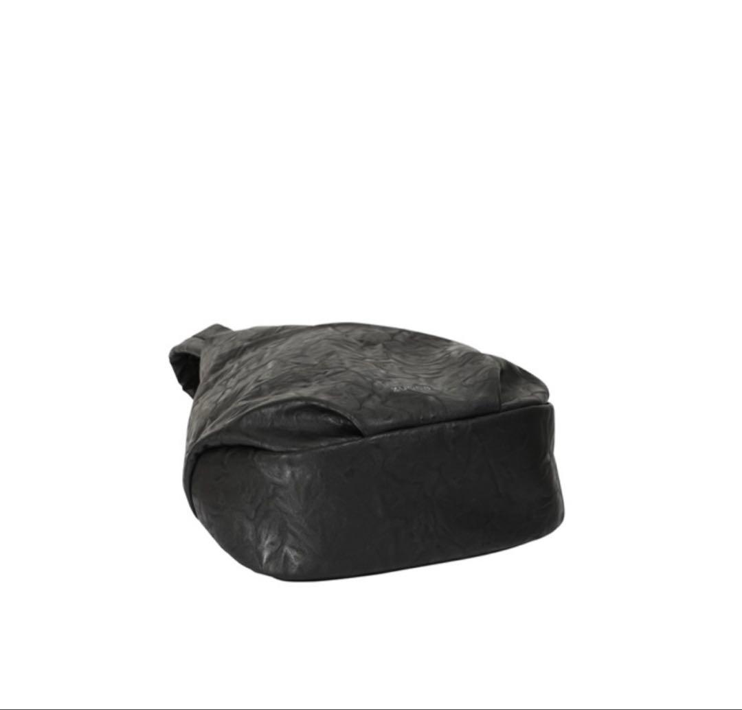 ユ*。様 ZUCCa / EMBOSSボディバッグ /　黒ブラック