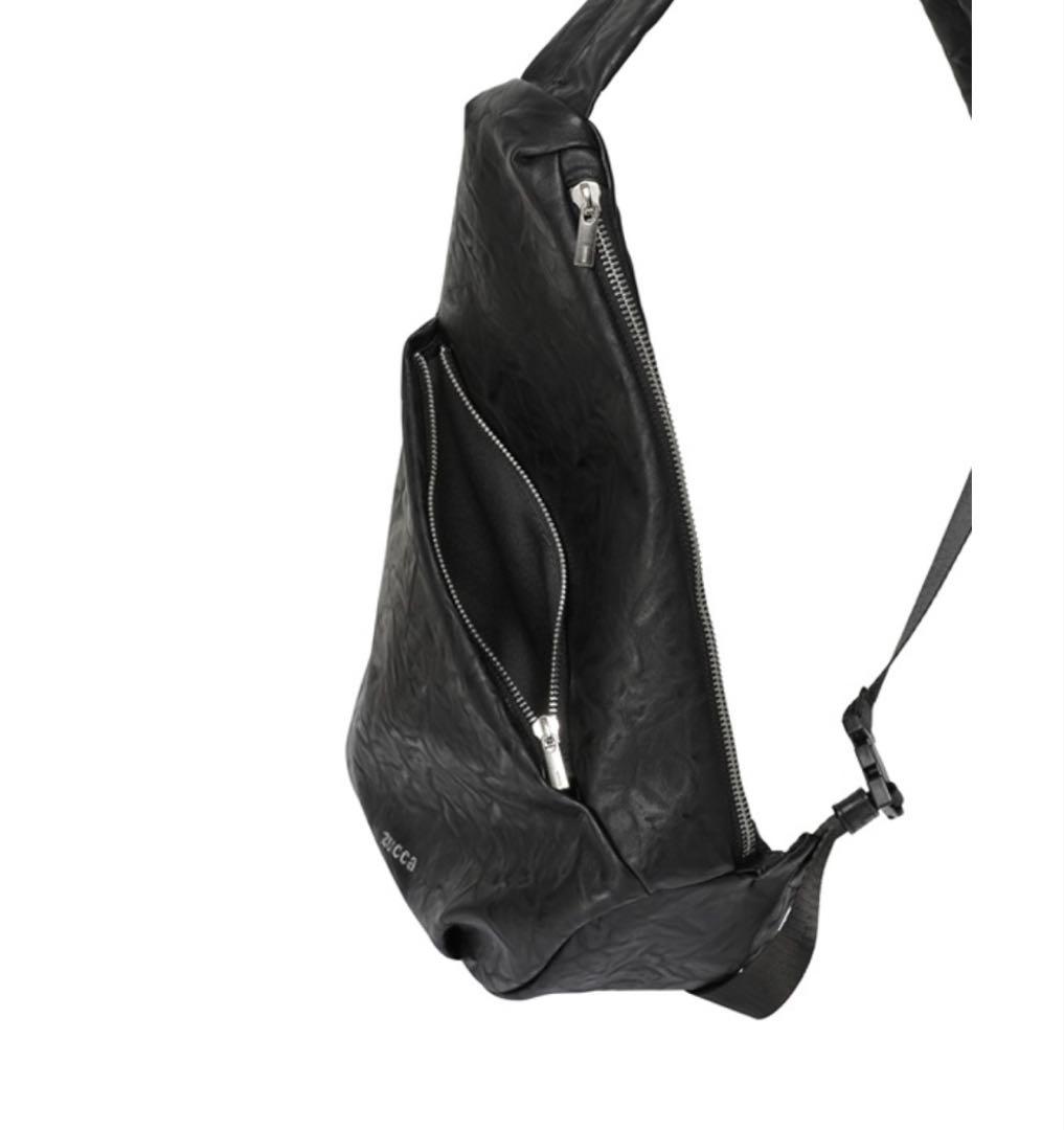 ユ*。様 ZUCCa / EMBOSSボディバッグ /　黒ブラック