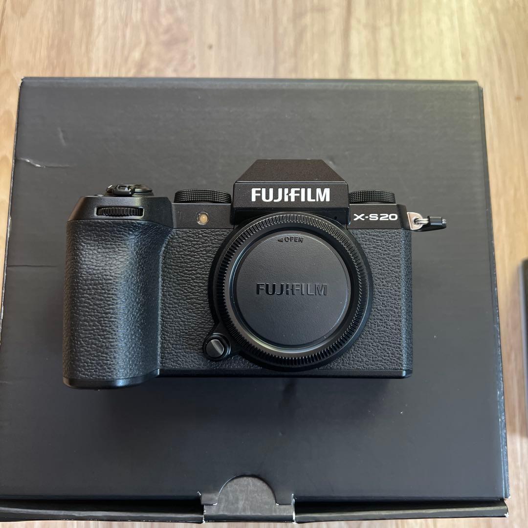 FUJIFILM X-S20 ／ FUJINON XC35mmF2