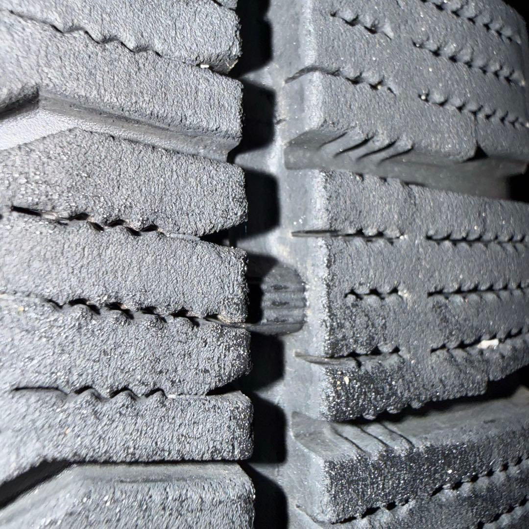 送料込み！ スバル レヴォーグ 215/50R17スタッドレス ブリヂストン