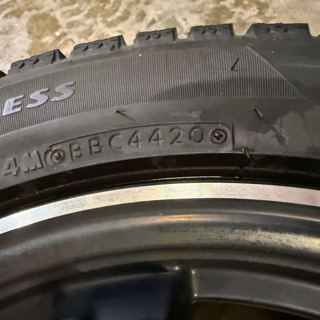 送料込み！ スバル レヴォーグ 215/50R17スタッドレス ブリヂストン