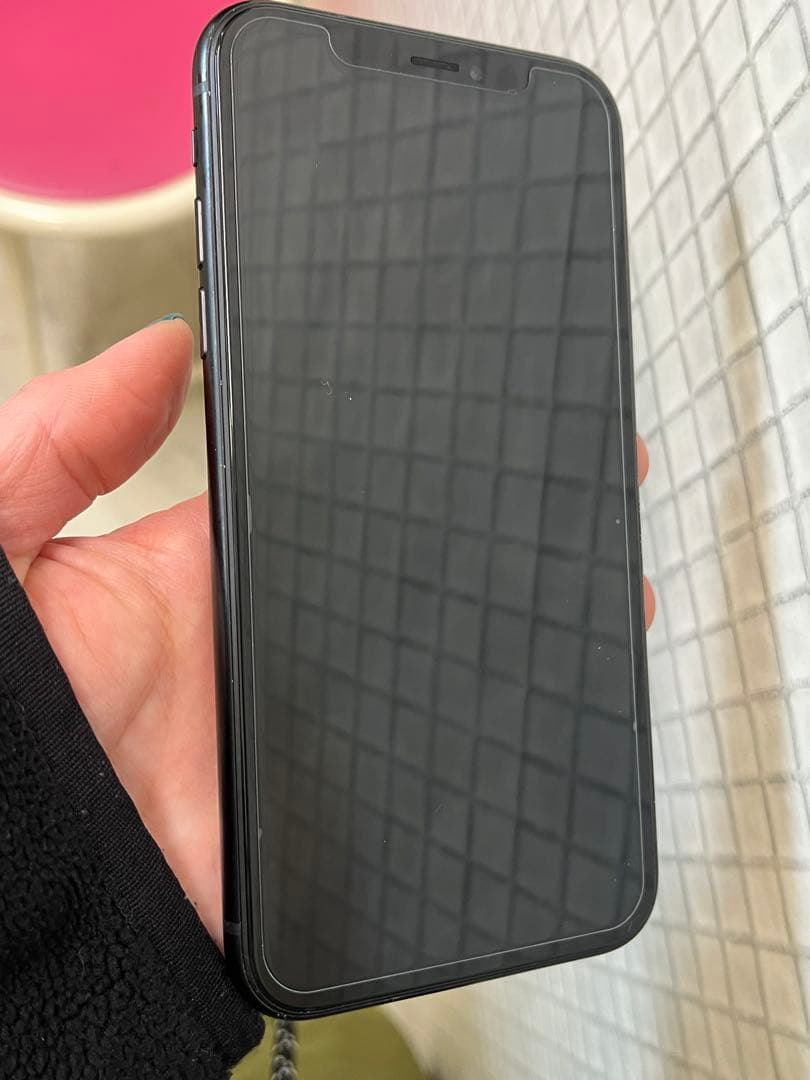 iPhone XR ブラック　128 SIMフリー　バッテリー81%