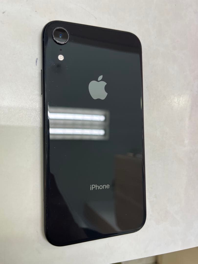 iPhone XR ブラック　128 SIMフリー　バッテリー81%
