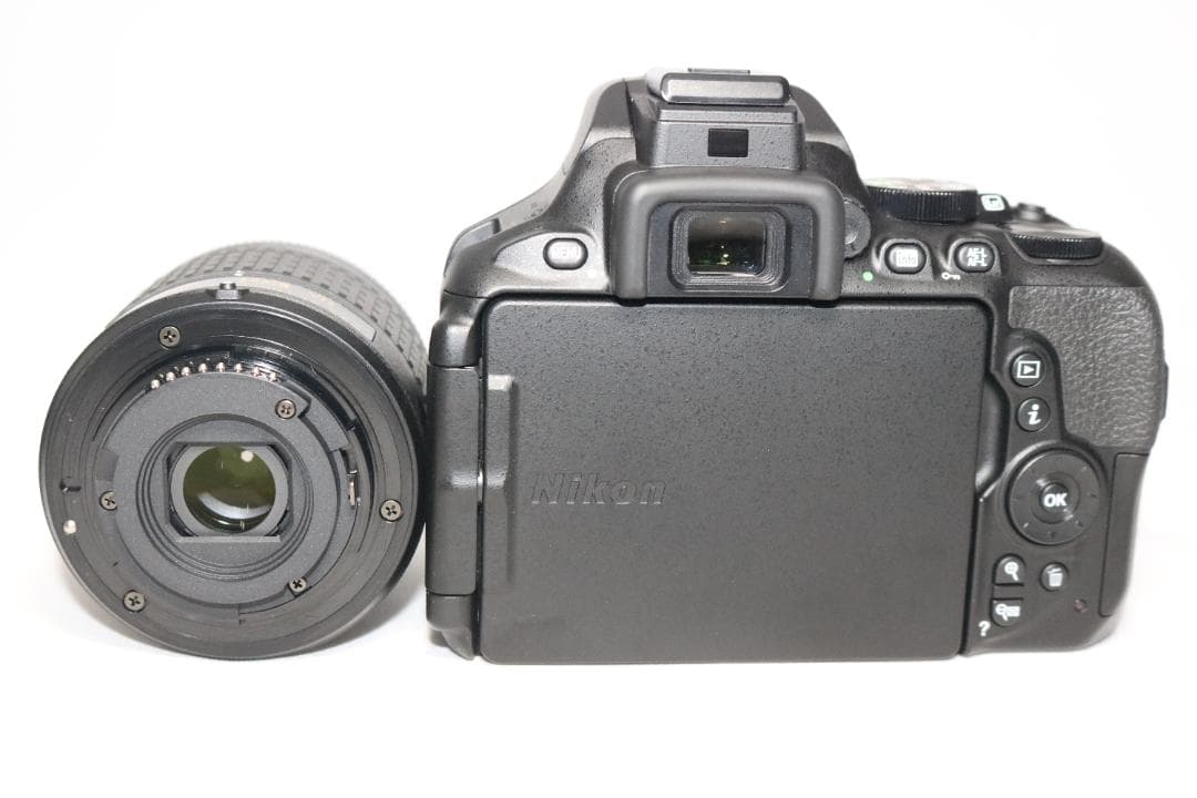⭐Nikon D5600 シリーズ最新⭐美品 初心者キット⭐一眼レフ 簡単操作