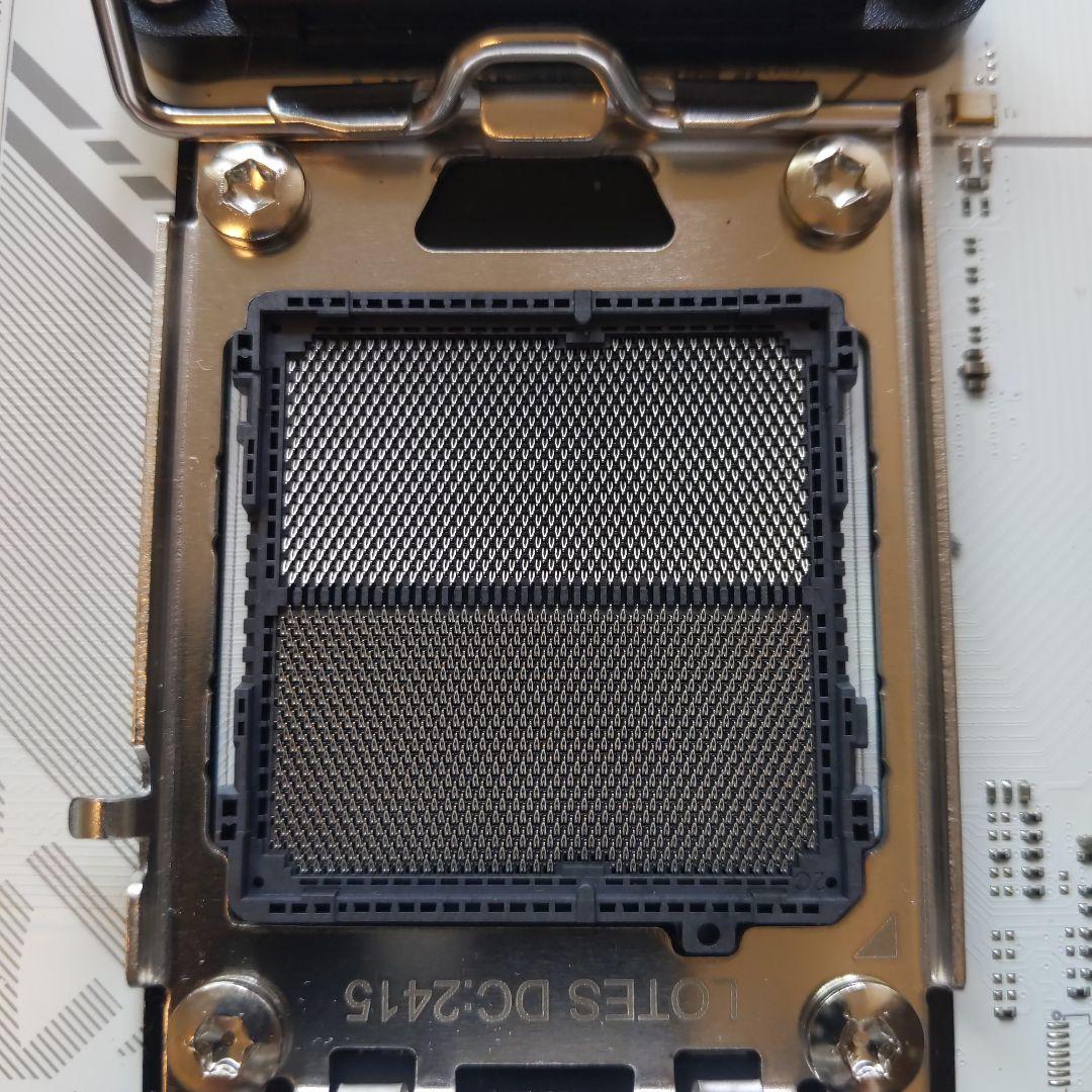 COLORFUL B650M GAMING FROZEN V14 本体