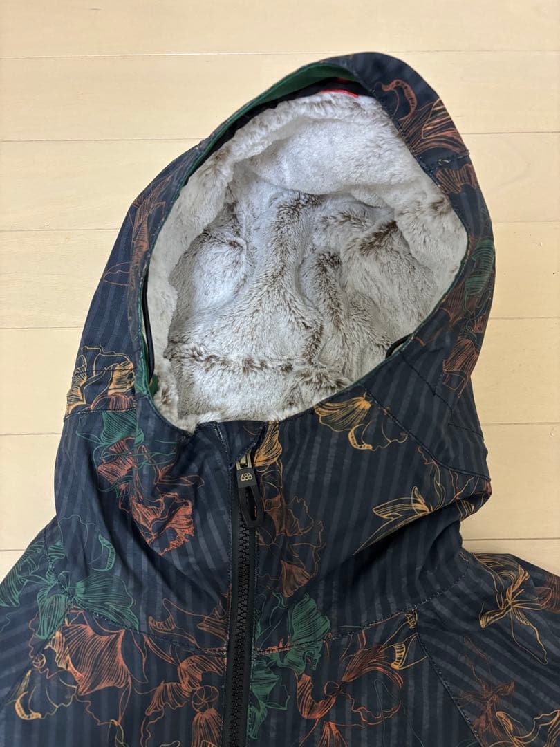 花柄防水スノーボードウェア（女性用）