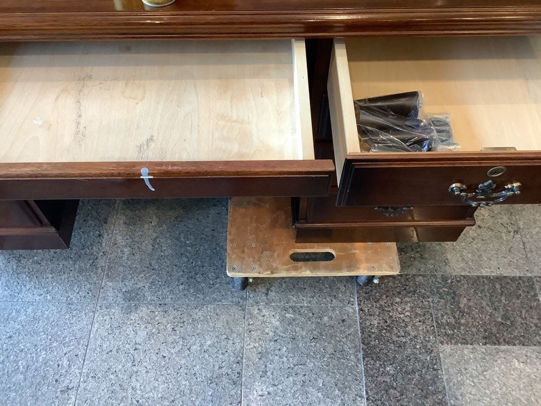 値引き‼️カリモク　両袖机　事務机　書斎　机　デスク　勉強　ワークデスク　現状品