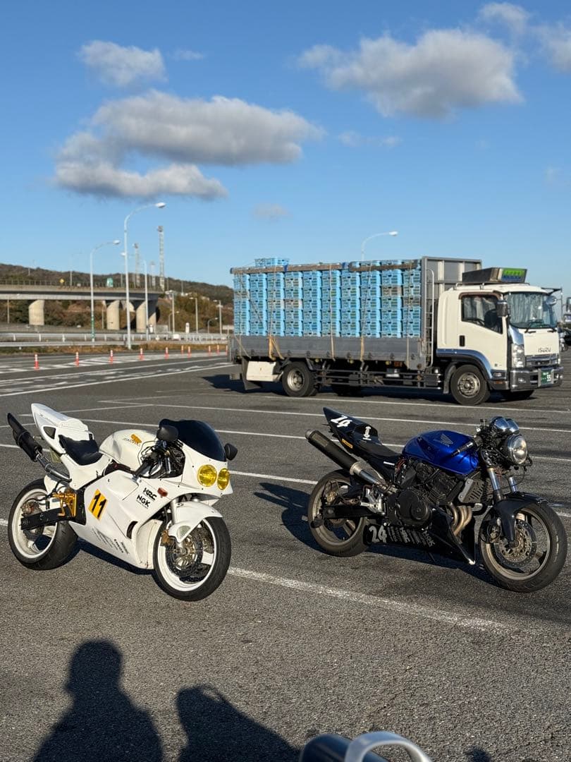 ホーネット250 ヒップアップアダプター