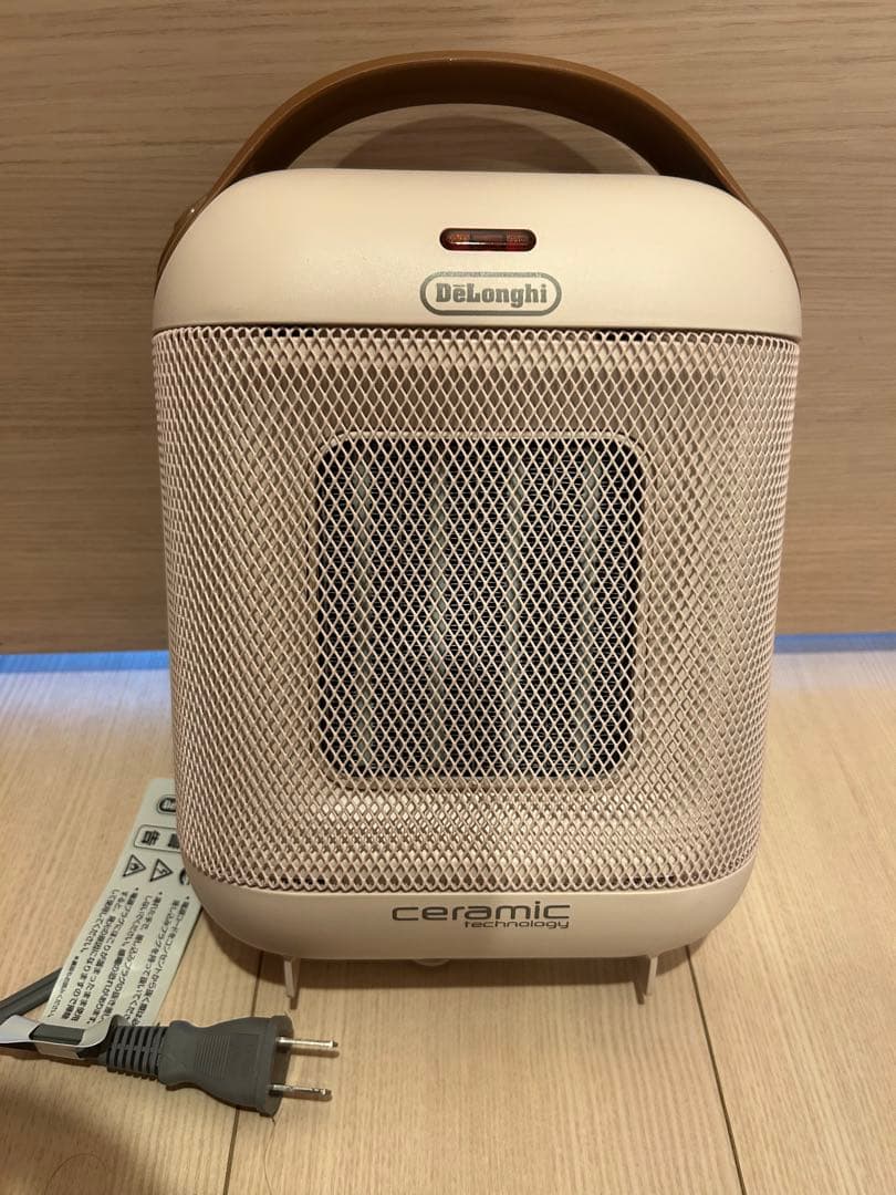 【即日発送】【ほぼ未使用】希少色★デロンギ ピンク コンパクト暖房 足元/脱衣所