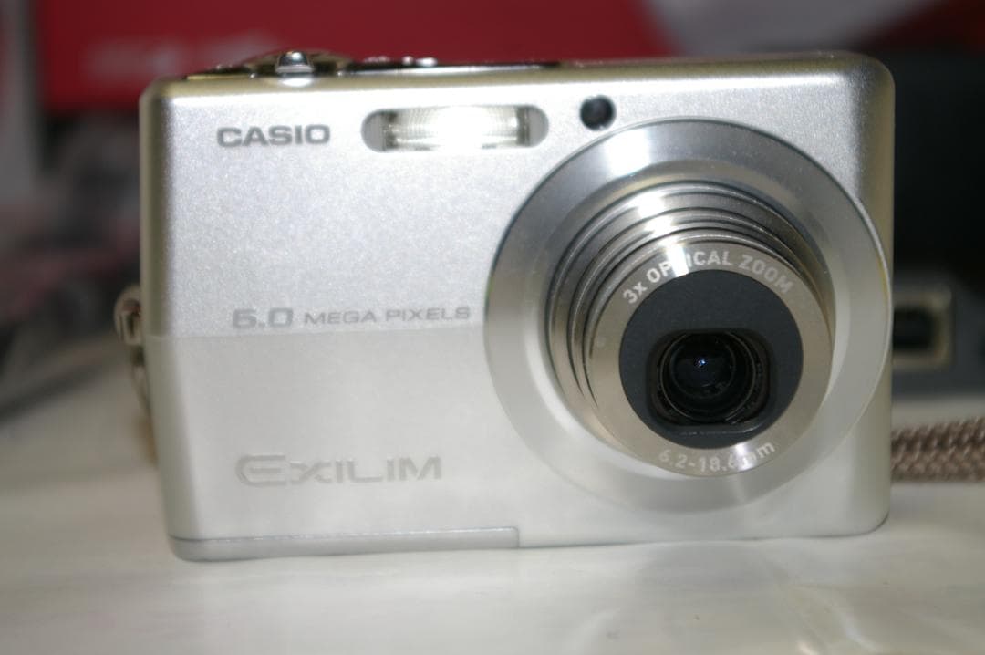 【作動確認済みコンデジ】カシオエクシリムＥＸ-Ｚ６００ （管理番号：D９）
