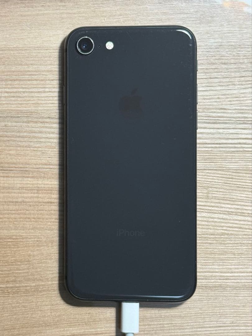 スマートフォン本体 iPhoe8 64GB