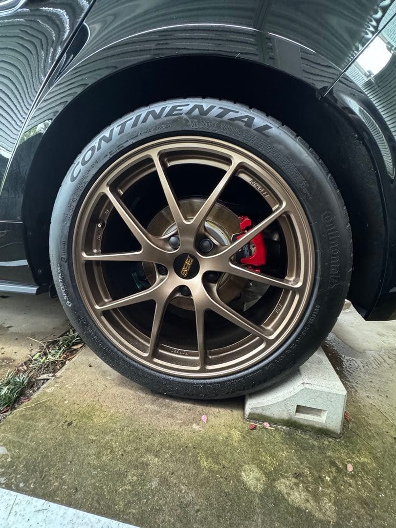 BBS RIA 033 18x8.5 48 5/114.3とコンチネンタルタイヤ