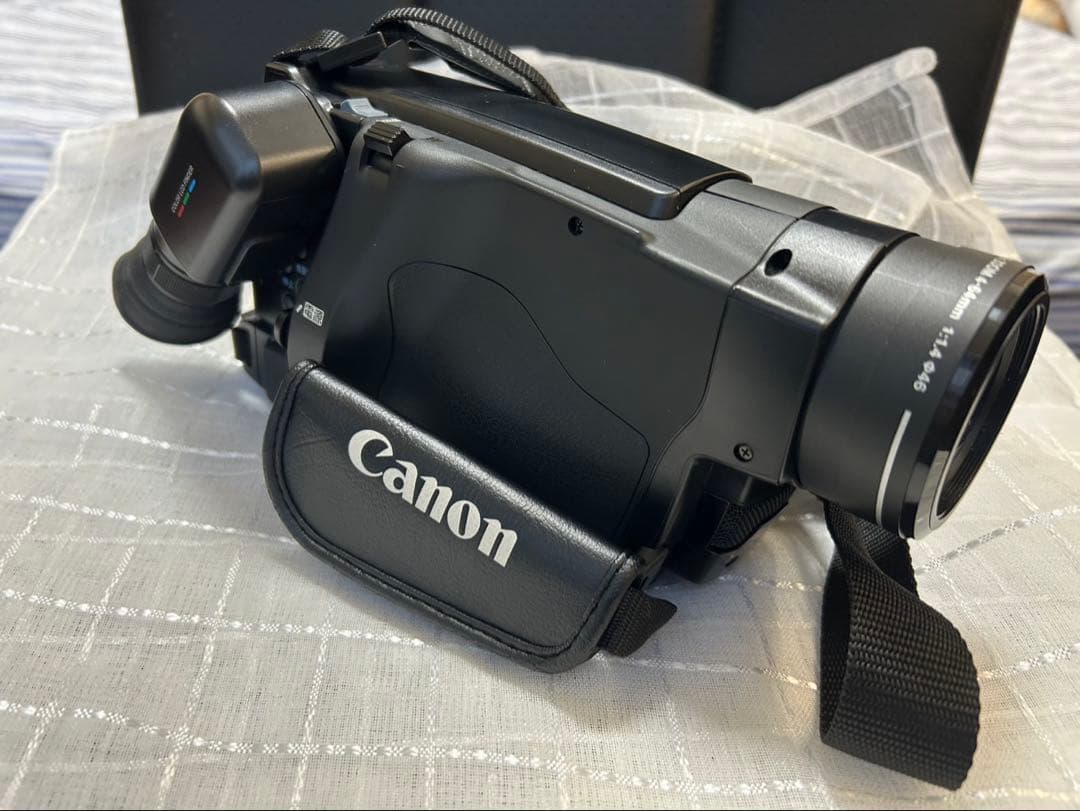 ビデオカメラ Canon 8mm VIDEO CAMERA Movieboy V32