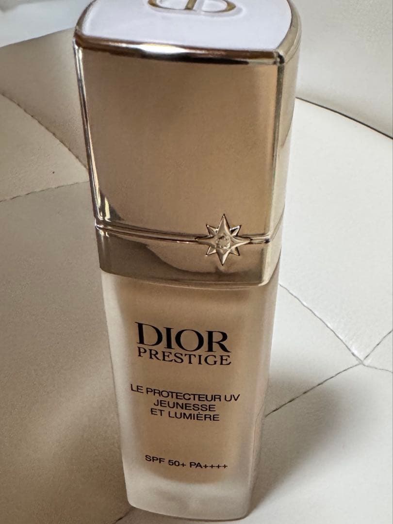 ディオール プレステージホワイトル プロテクターUVルミエールBB01 30ml