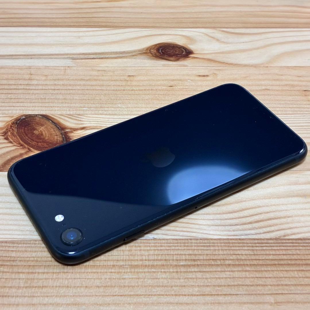 バッテリー新品　iPhoneSE第3世代64GB SIMフリー　美品　おまけ有り