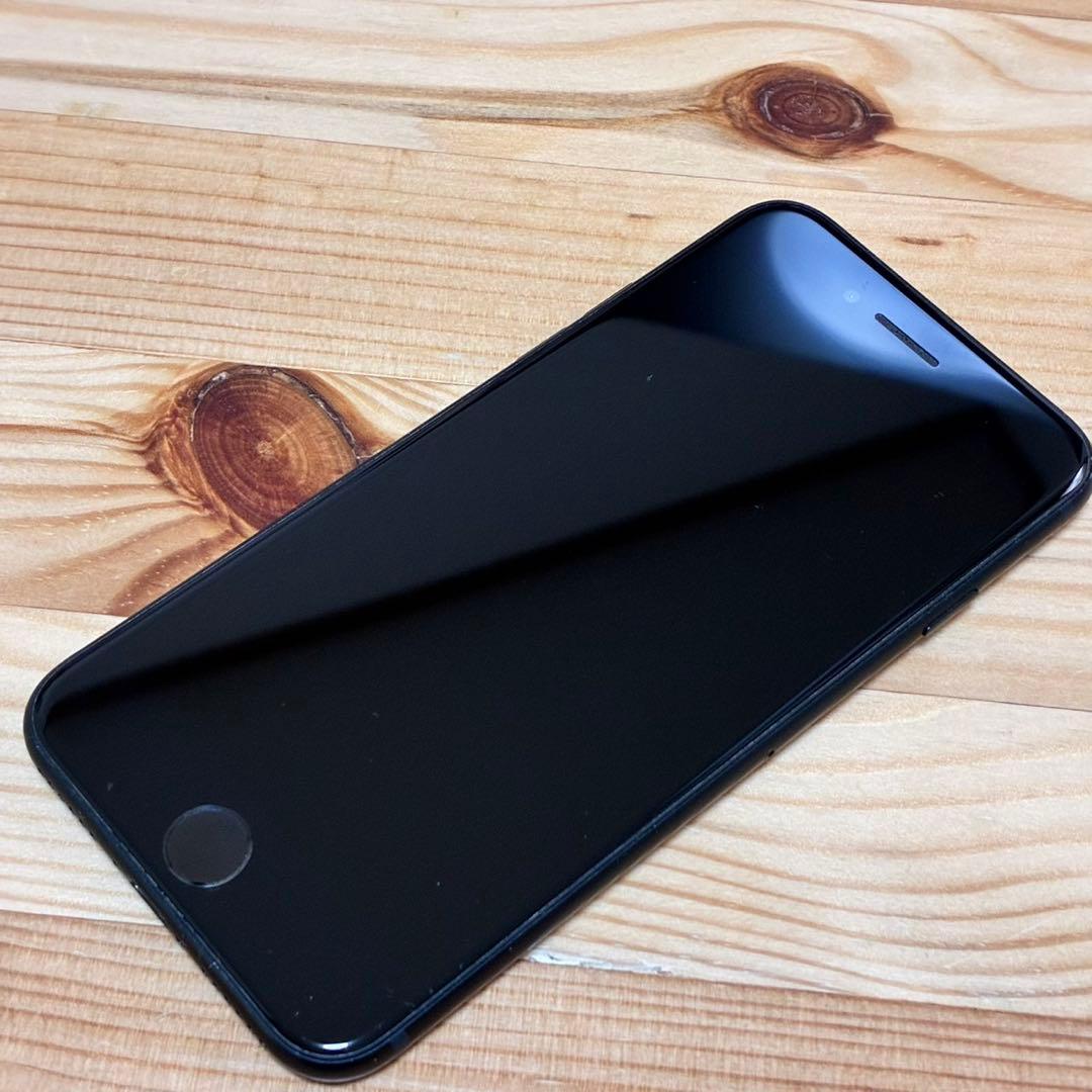 バッテリー新品　iPhoneSE第3世代64GB SIMフリー　美品　おまけ有り