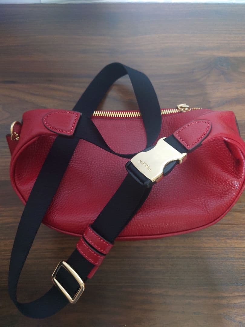 美品　COACH　ボディバッグ