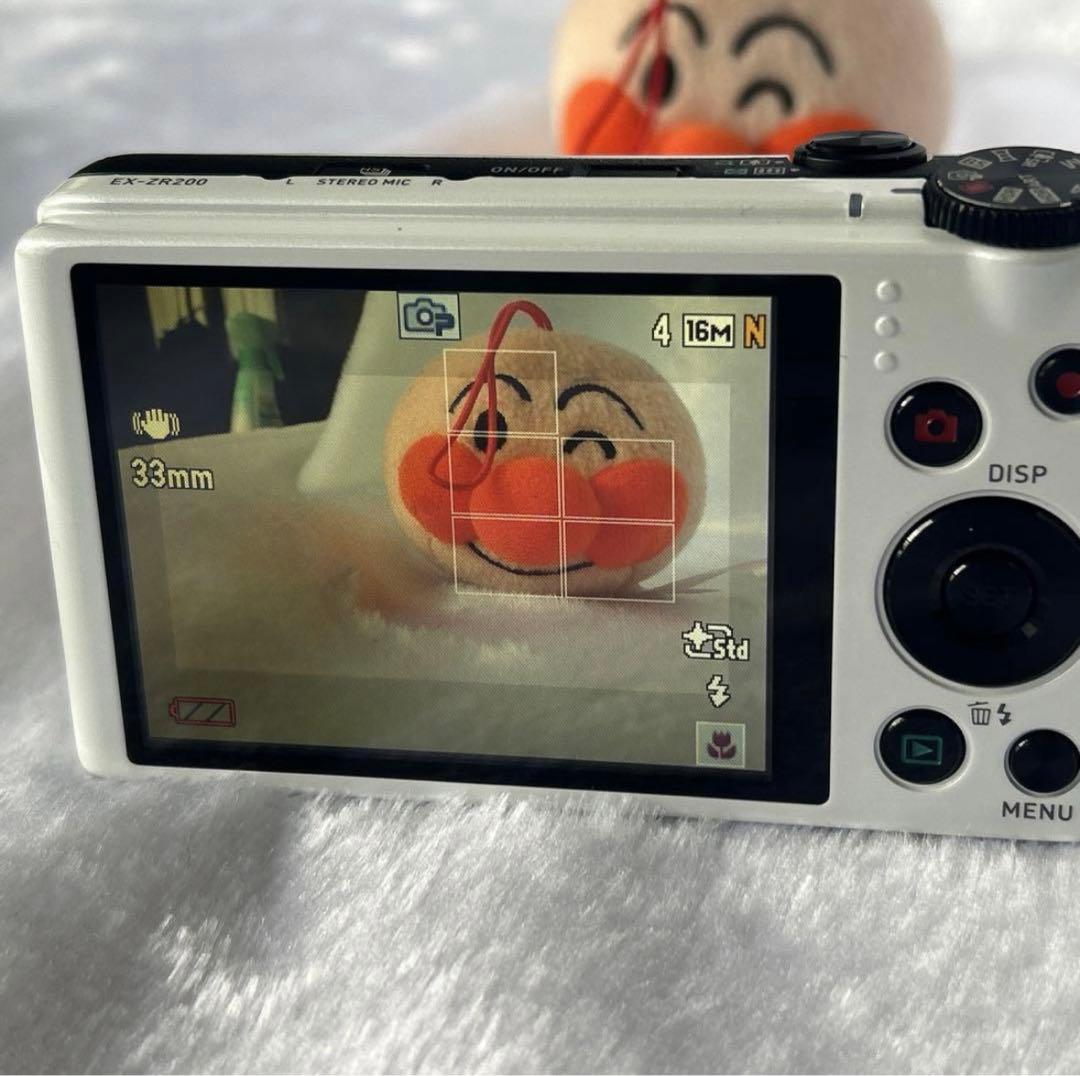 美品 CASIO カシオ EXILIM EX-ZR200 コンデジ 動作確認済