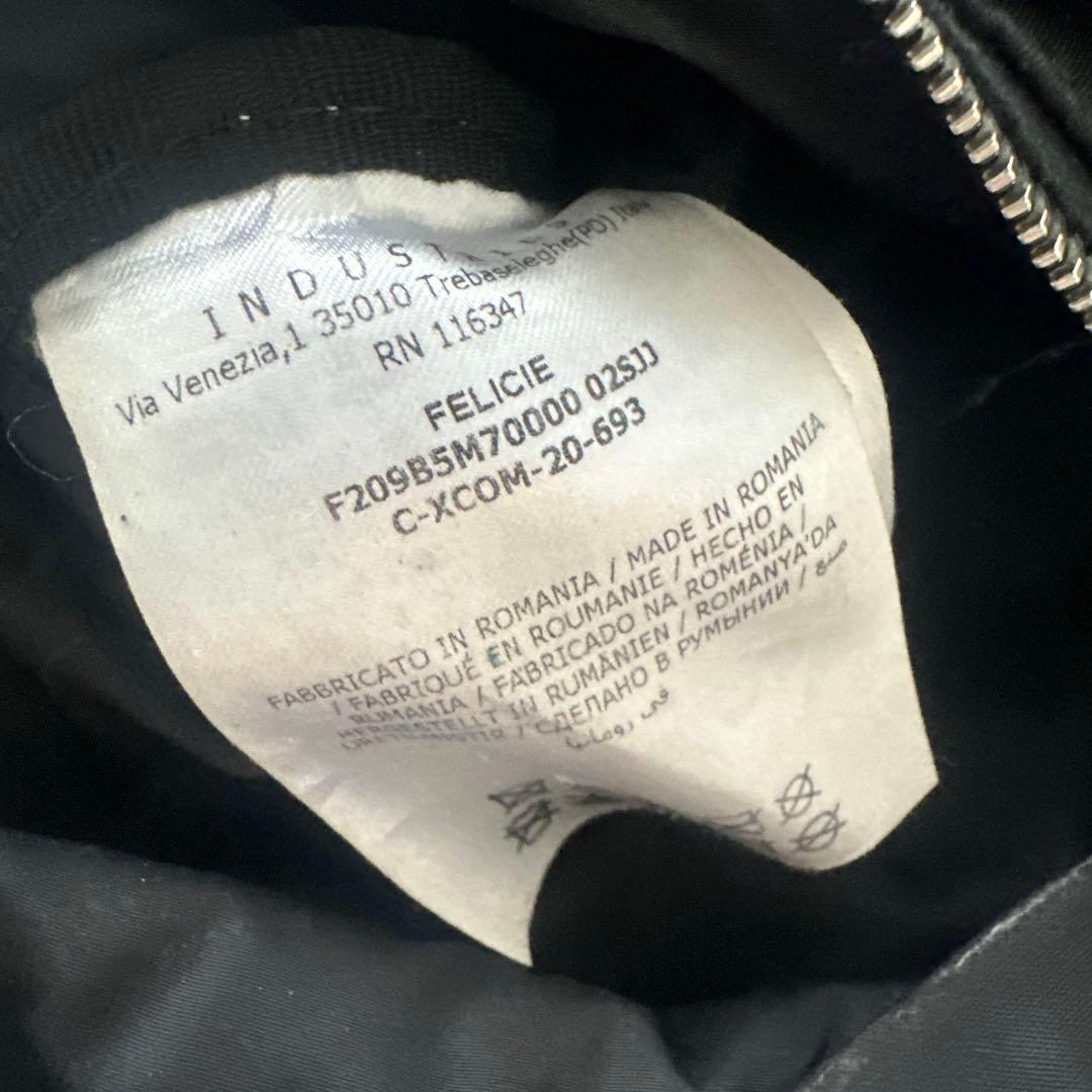 モンクレール ボディバッグ　レディース　ブラック　ポシェット　訳あり