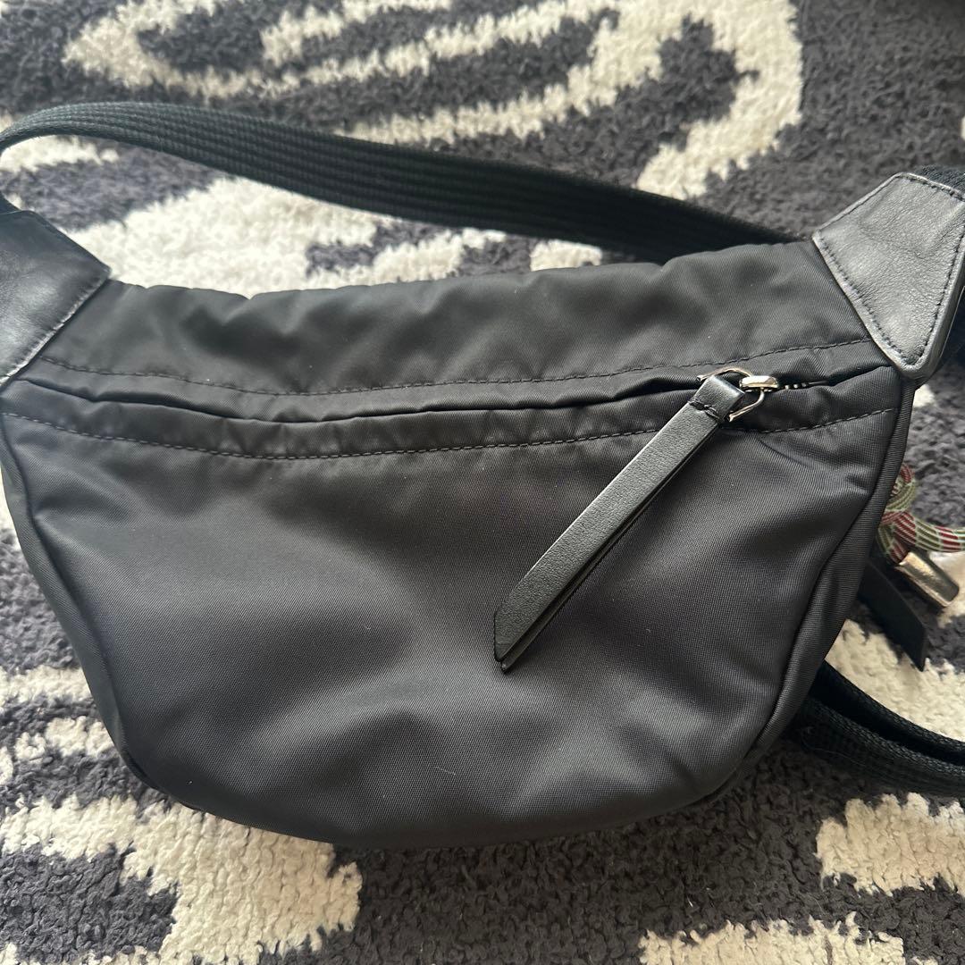 モンクレール ボディバッグ　レディース　ブラック　ポシェット　訳あり