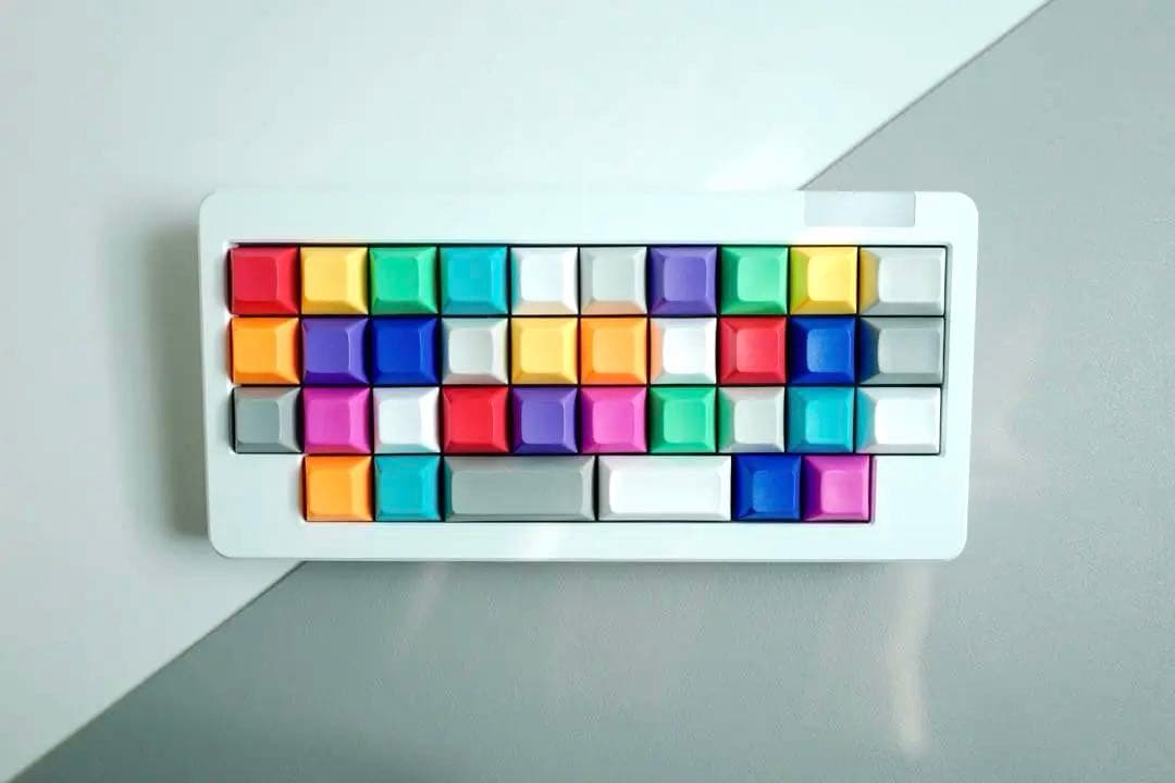 Lazydesigners apricot 自作キーボード