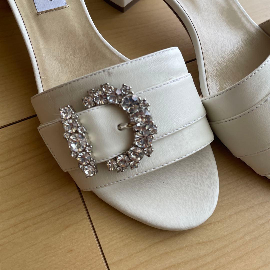 ジミーチュウ　ビジュー　ミュール　サンダル　白