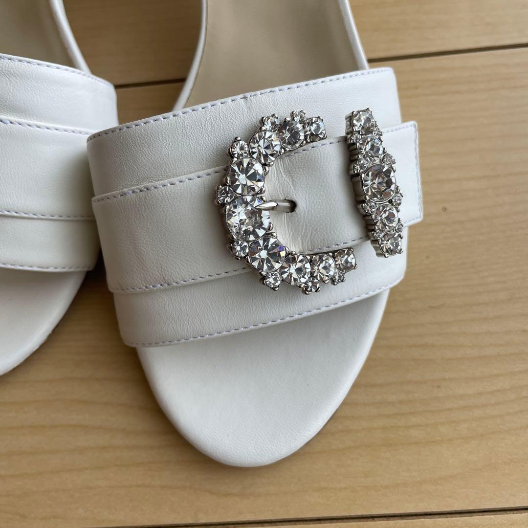 ジミーチュウ　ビジュー　ミュール　サンダル　白