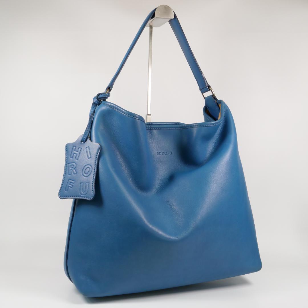 美品✨ ヒロフ レザーワンショルダーバッグ ブルー ロゴ刻印 チャーム付