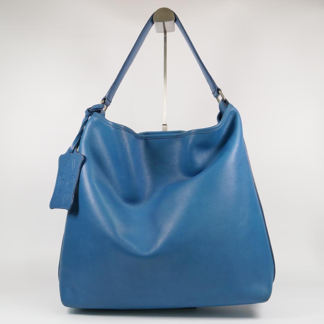 美品✨ ヒロフ レザーワンショルダーバッグ ブルー ロゴ刻印 チャーム付
