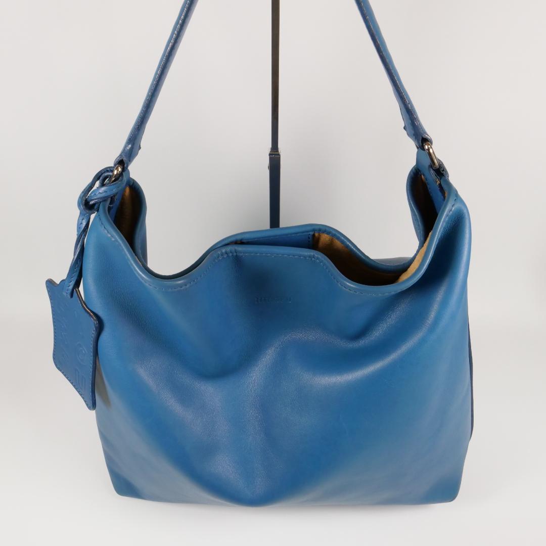 美品✨ ヒロフ レザーワンショルダーバッグ ブルー ロゴ刻印 チャーム付