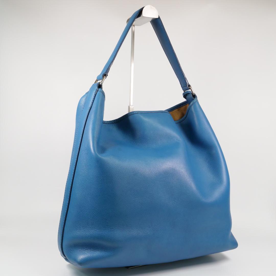 美品✨ ヒロフ レザーワンショルダーバッグ ブルー ロゴ刻印 チャーム付