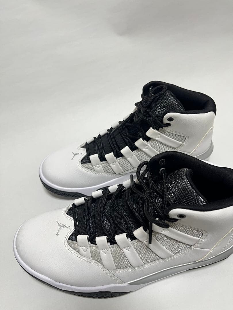 あ*つ様 エアジョーダン　マックス　オーラ　ホワイト／ブラック
