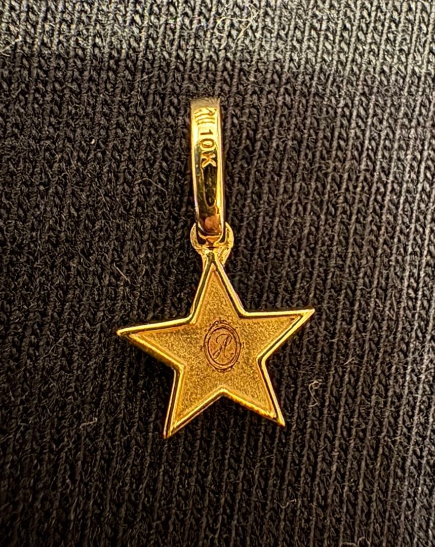 AVALANCHE アヴァランチ10K YG 星型ペンダントトップ　ユニセックス