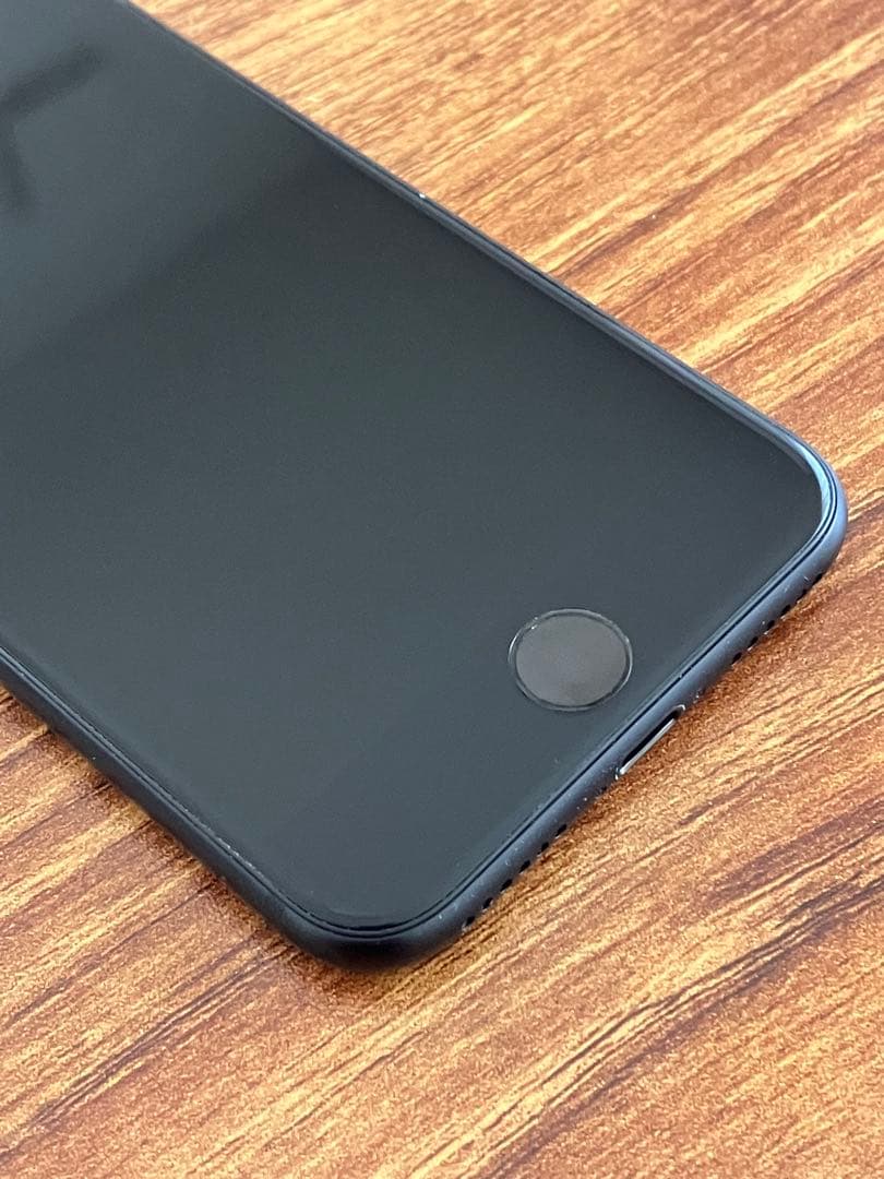 美品 iPhoneSE 第2世代 （SE2）128GB ブラック